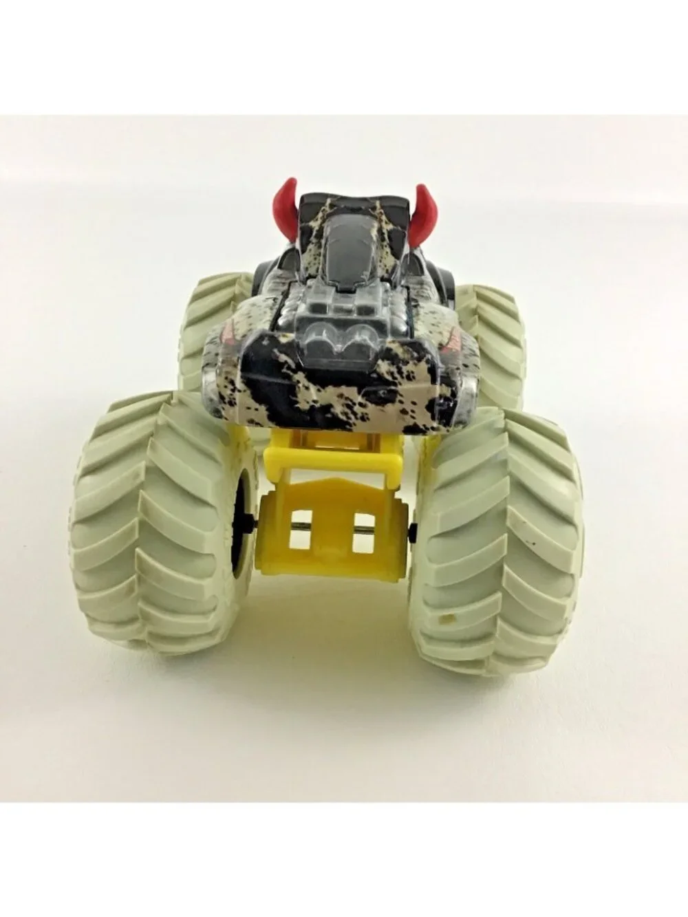 Hot Wheels Monster Jam Steer Clear Bull Truck Large 1:24 Diecast White Tires